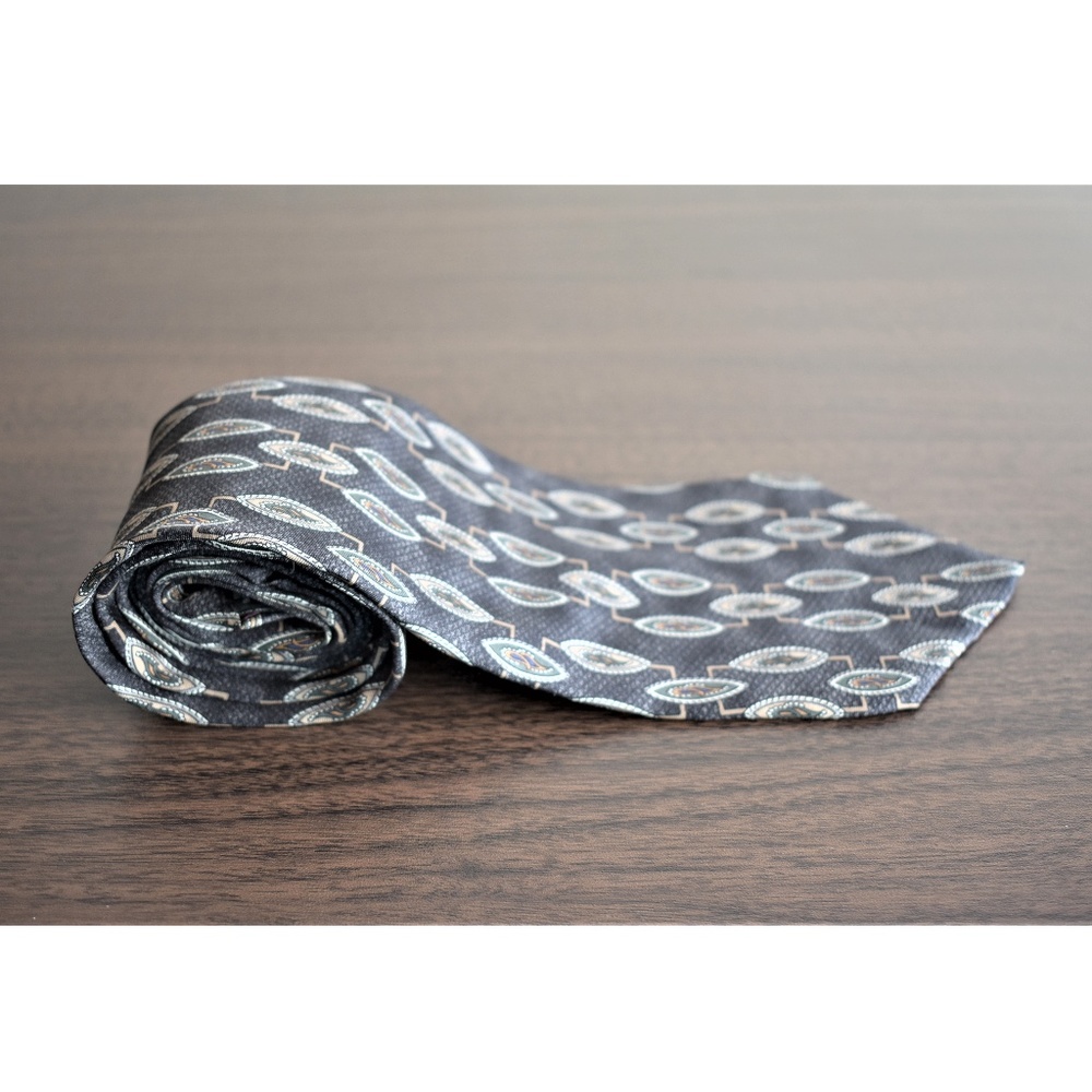 Arrow tie